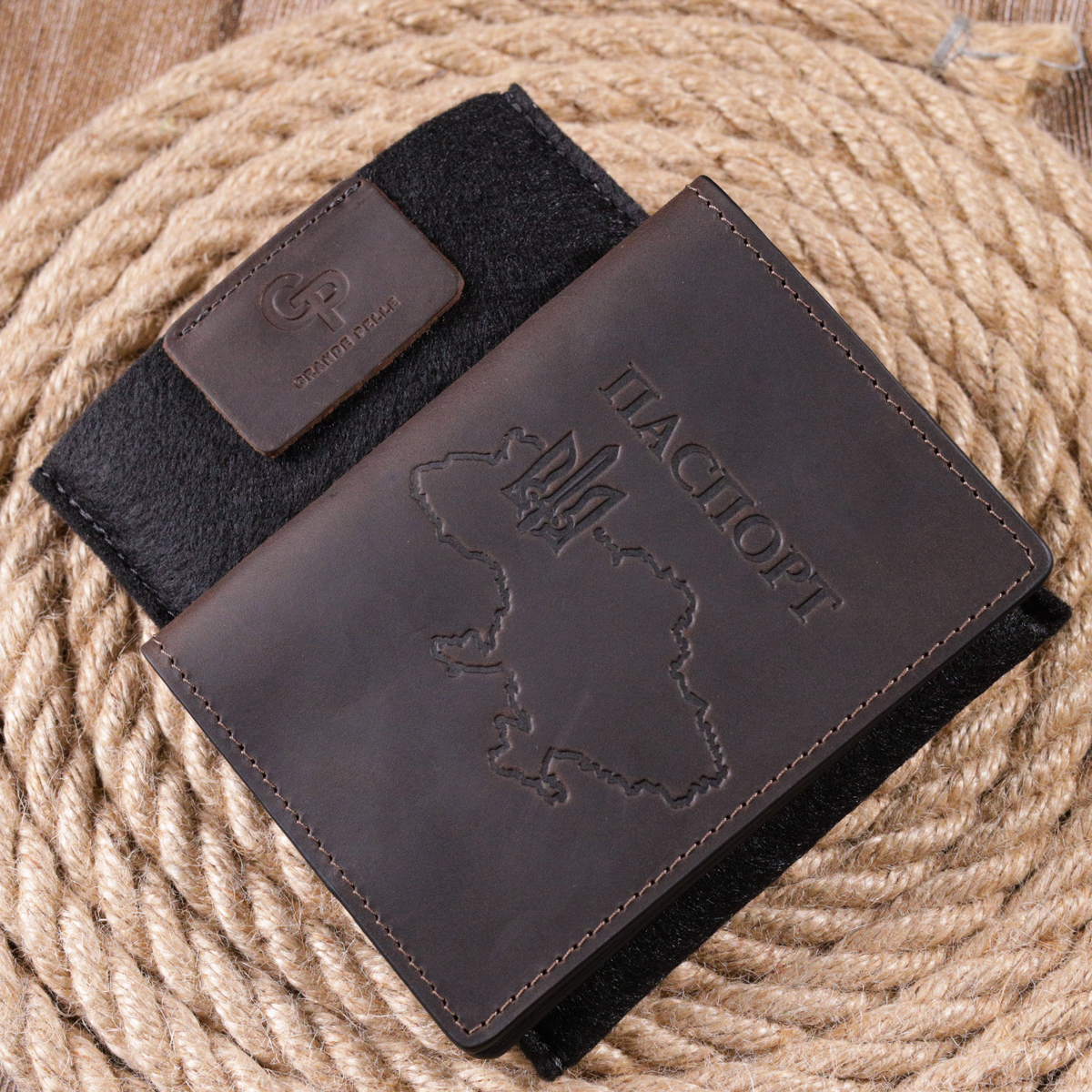 Надійна обкладинка на паспорт у вінтажній шкірі Карта GRANDE PELLE Коричнева