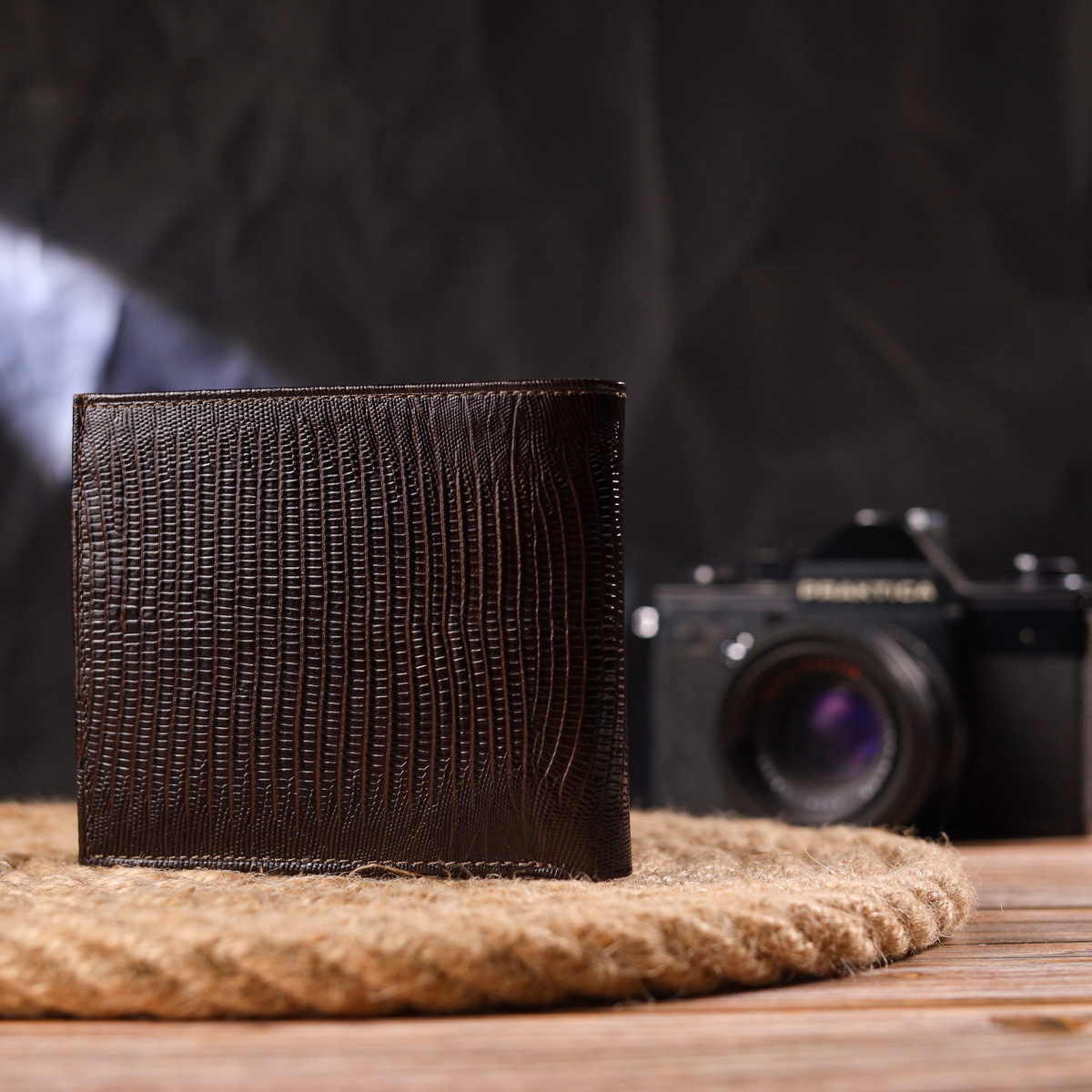 Лакований гаманець для чоловіків у два складення з натуральної фактурної шкіри CANPELLINI Коричневий