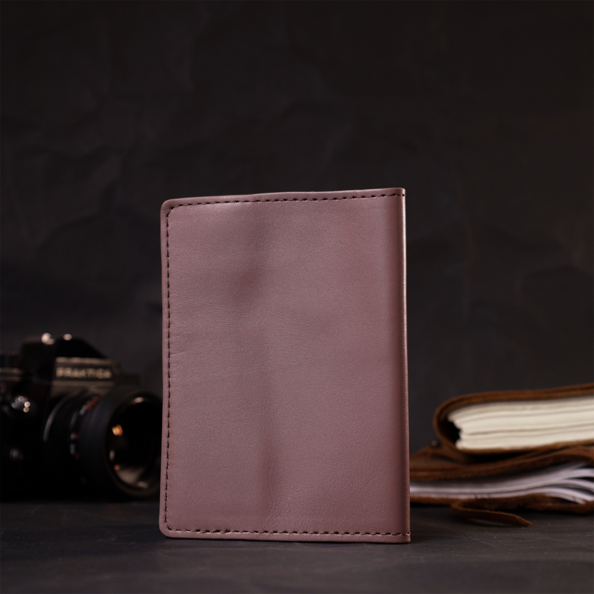 Красивая кожаная обложка на паспорт GRANDE PELLE Пудровый