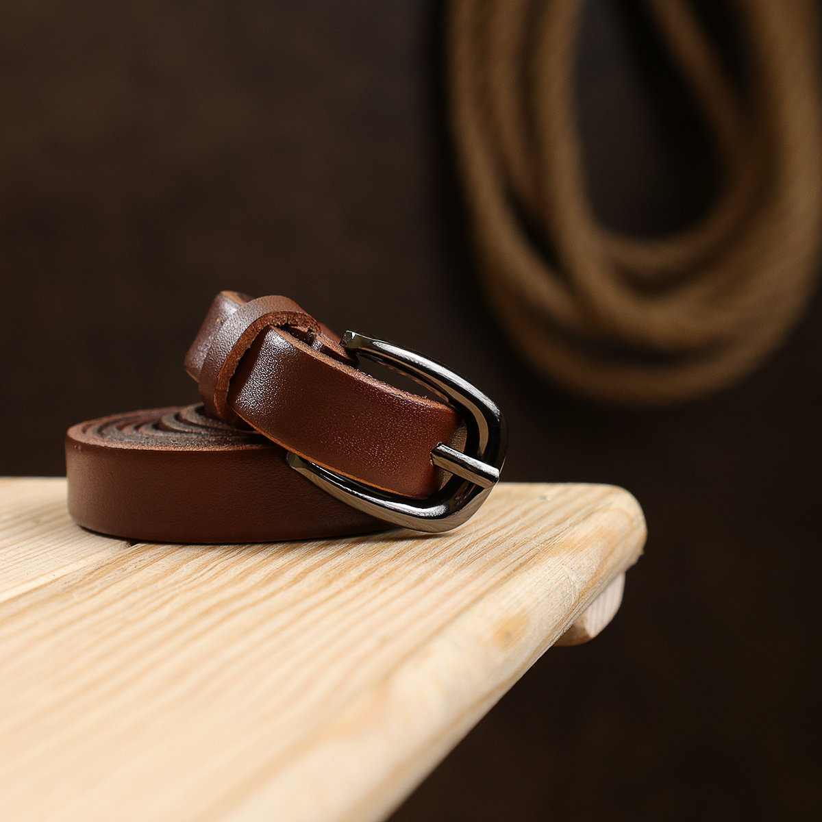 Гладкий шкіряний жіночий ремінь Vintage Коричневий