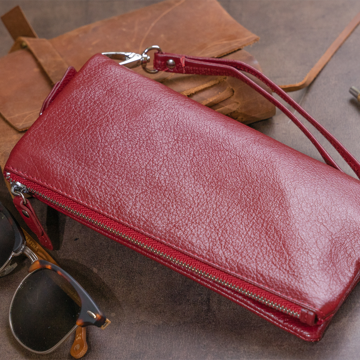 Гаманець-клатч зі шкіри з кишенею для мобільного ST Leather Бордовий