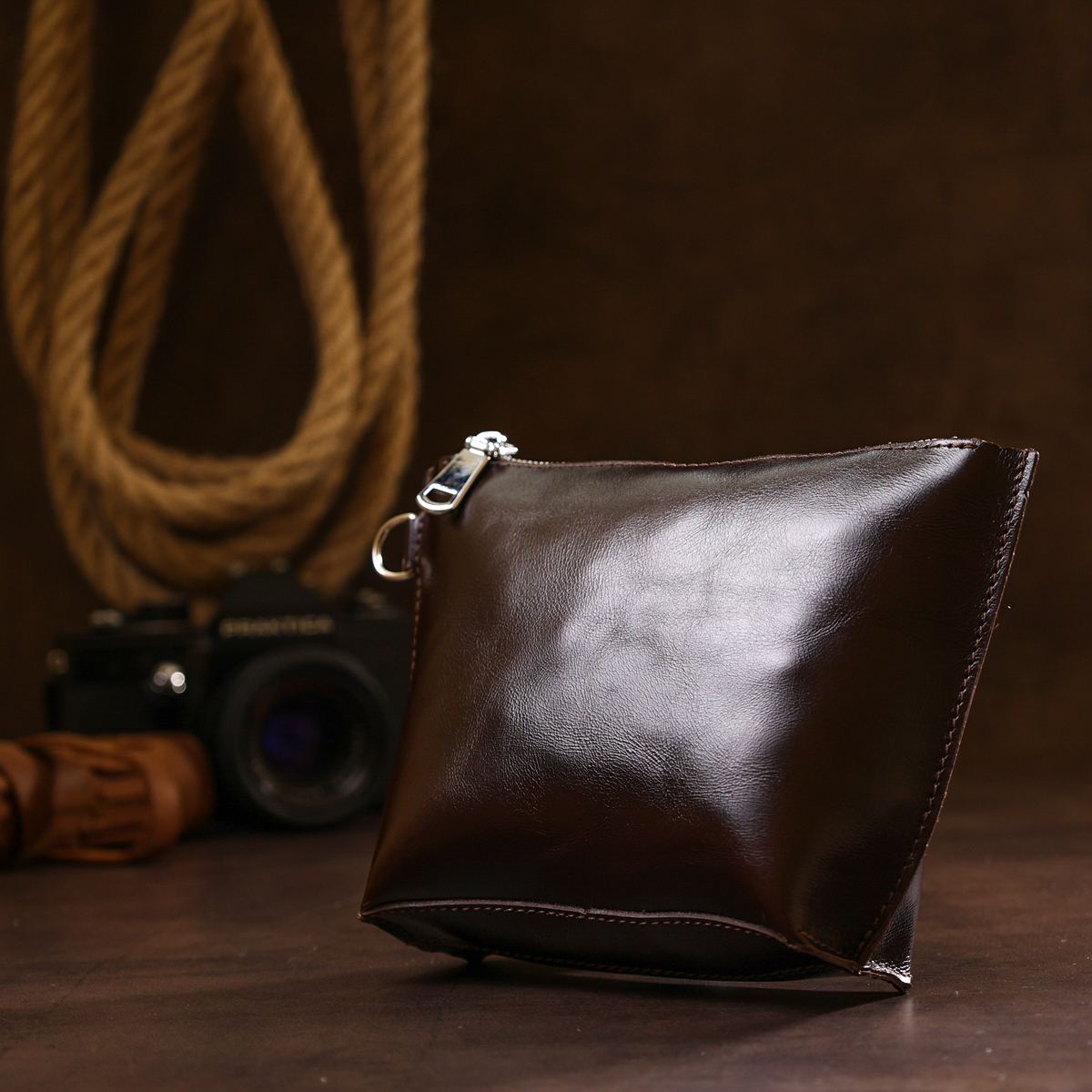 Невелика шкіряна косметичка Shvigel Коричневий