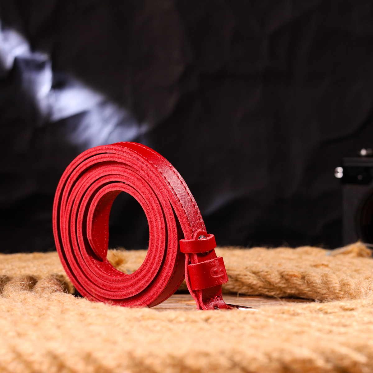 Вузький жіночий ремінь із натуральної шкіри Grande Pelle Червоний