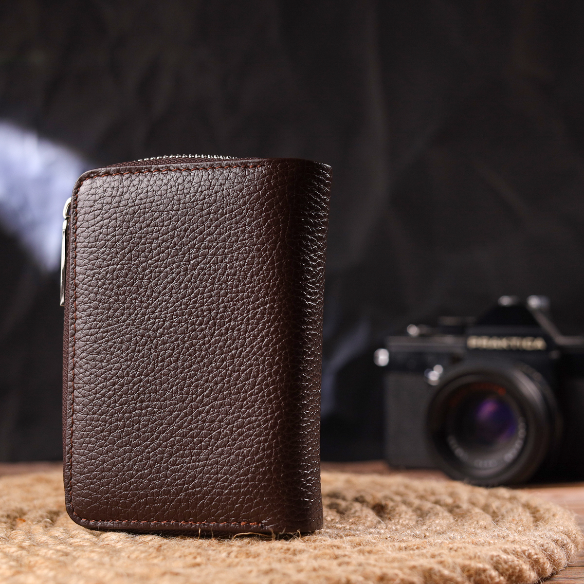 Красиве вертикальне портмоне для жінок з монетницею на блискавці з натуральної шкіри CANPELLINI Коричневе