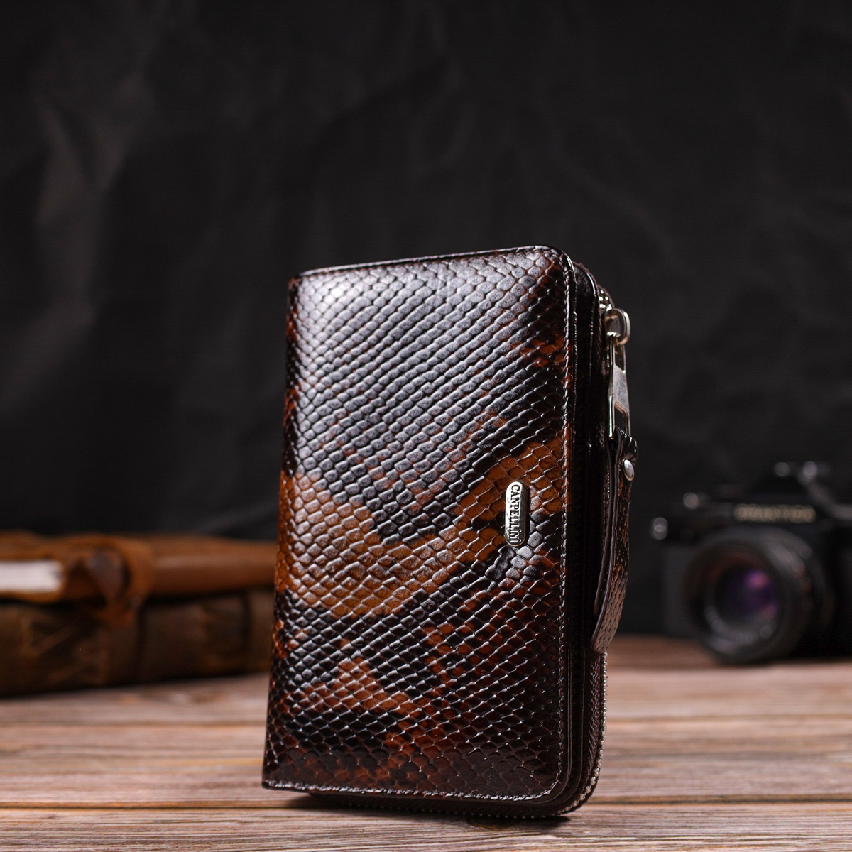 Відмінне лаковане жіноче портмоне середнього розміру з натуральної шкіри з тисненням під змію CANPELLINI Різнокольорове