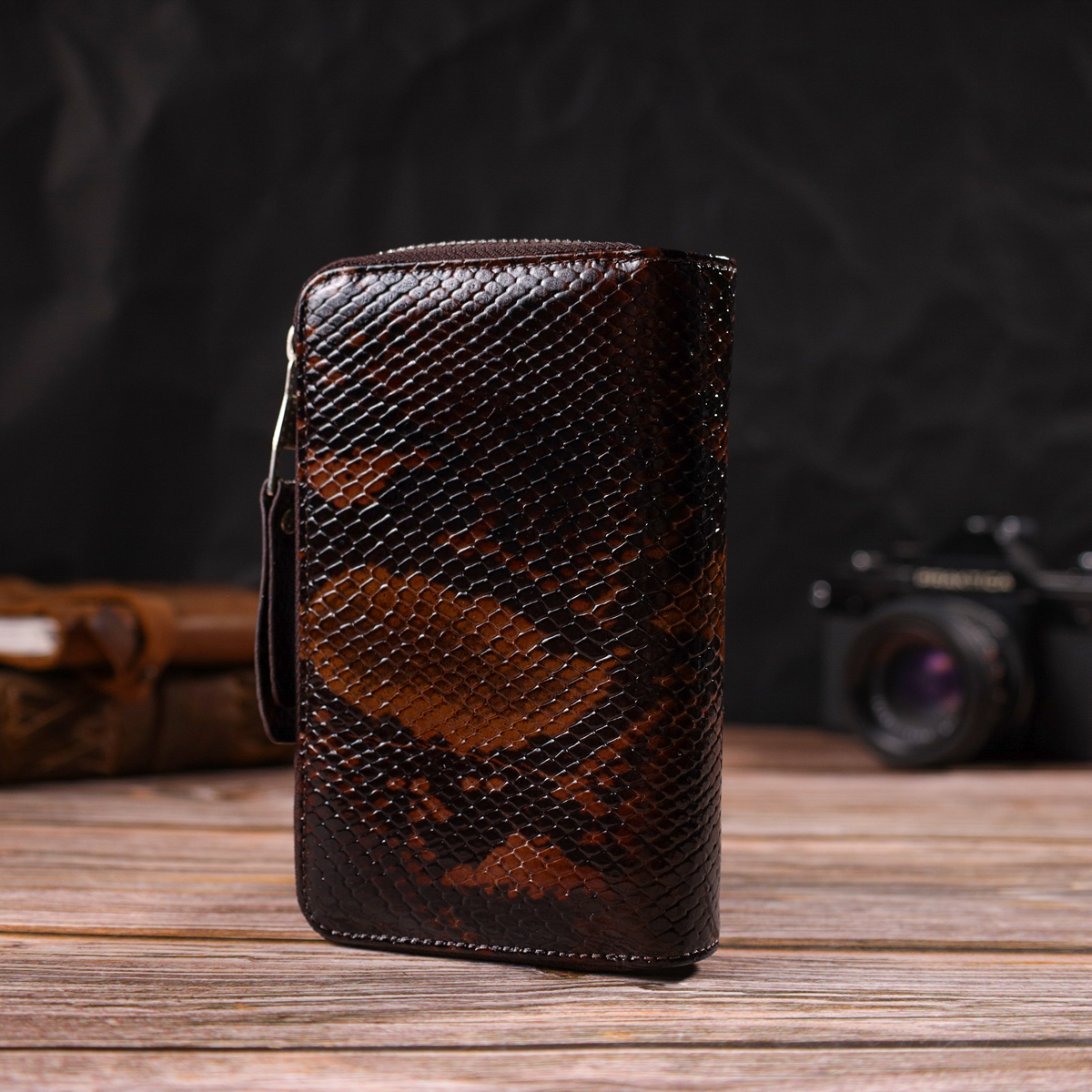 Відмінне лаковане жіноче портмоне середнього розміру з натуральної шкіри з тисненням під змію CANPELLINI Різнокольорове