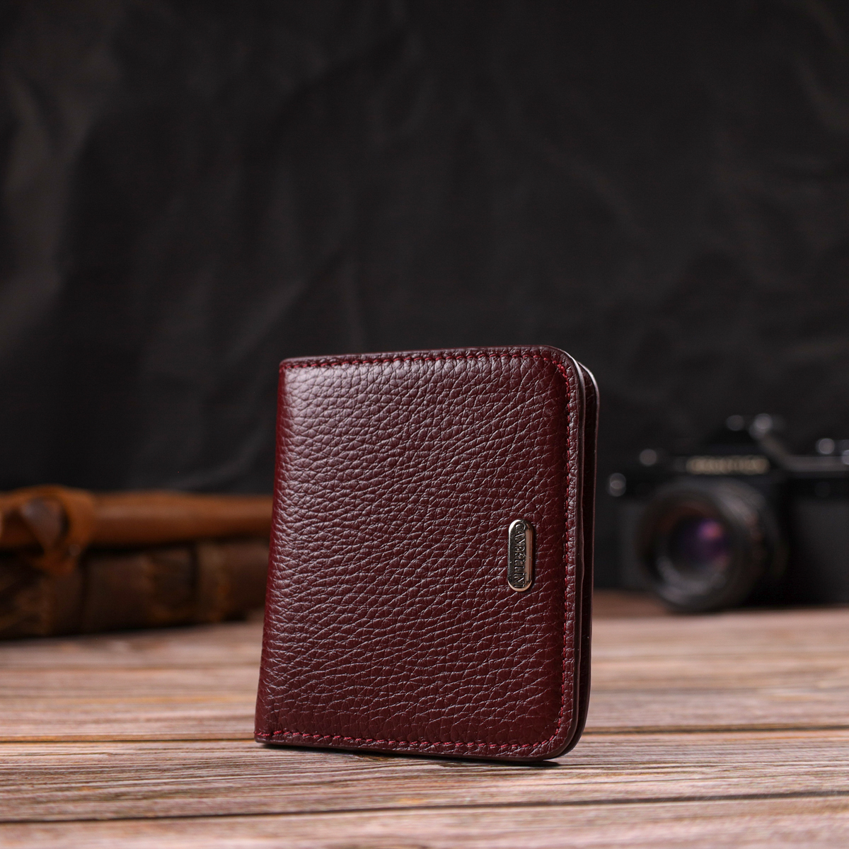 Ідеальний жіночий гаманець невеликого розміру з натуральної шкіри CANPELLINI Бордовий