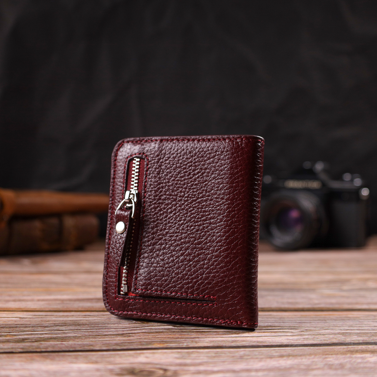 Ідеальний жіночий гаманець невеликого розміру з натуральної шкіри CANPELLINI Бордовий