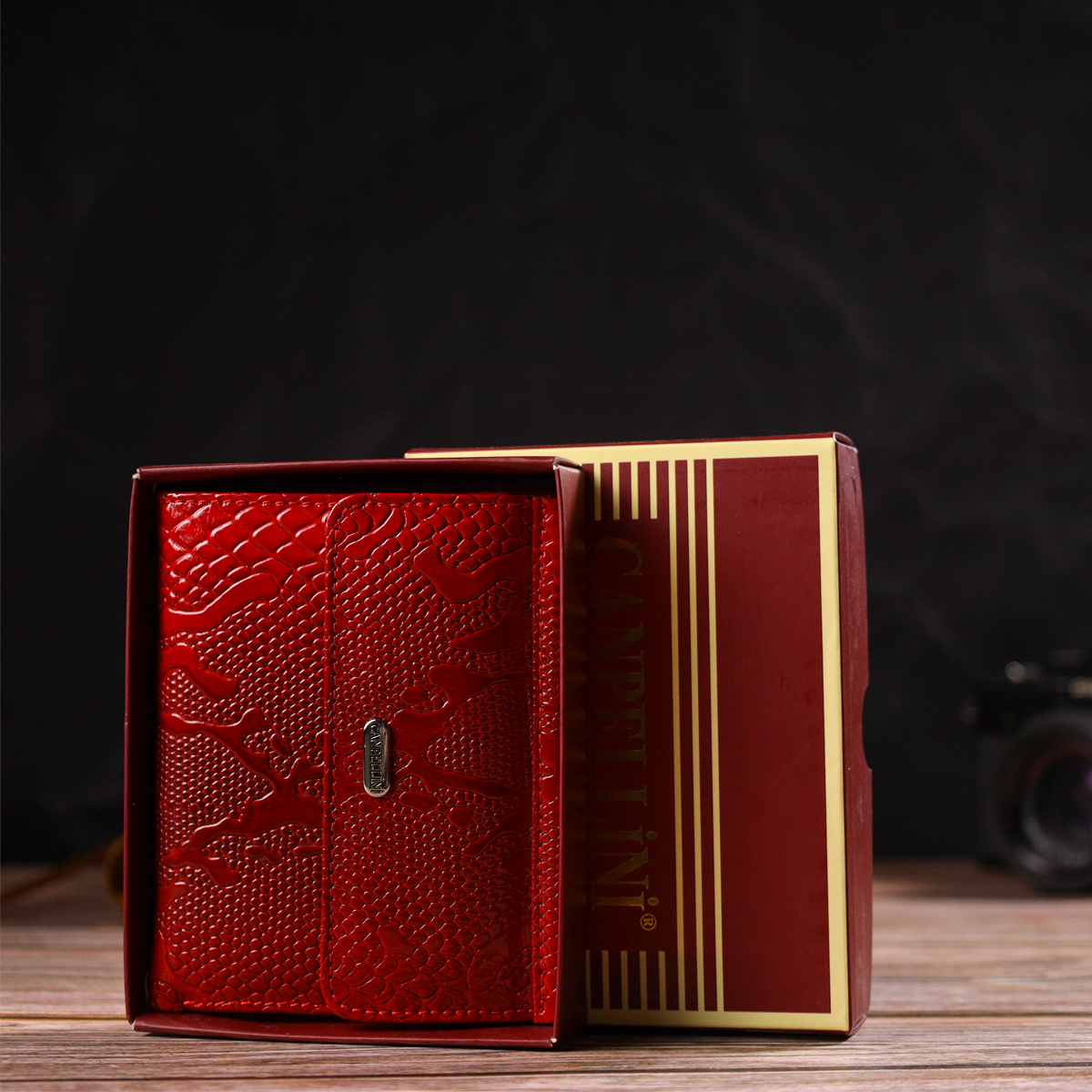 Лакований гаманець для жінок середнього розміру з натуральної шкіри з тисненням під рептилію CANPELLINI Червоний