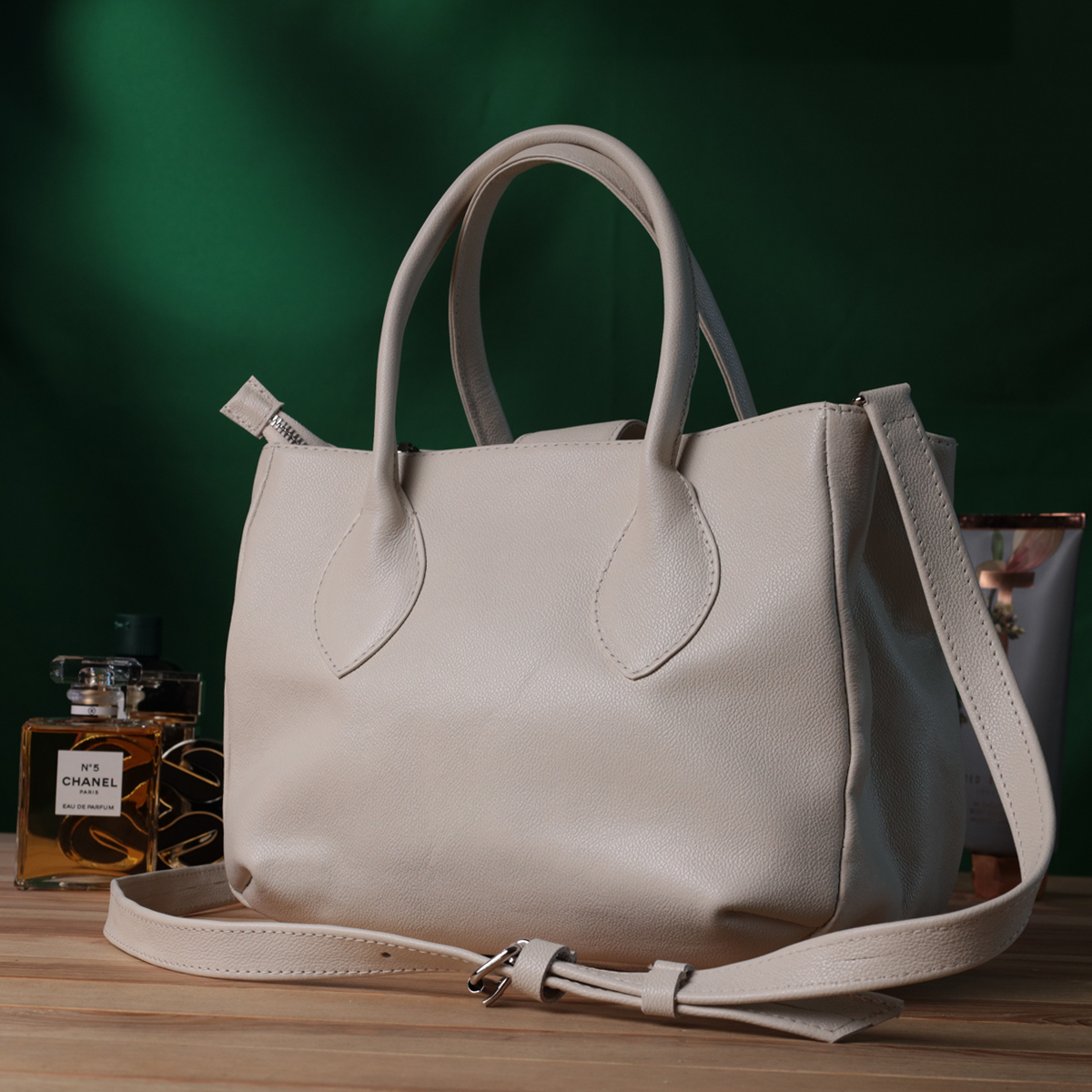 Ділова жіноча сумка з двома ручками з натуральної шкіри Shvigel Бежева