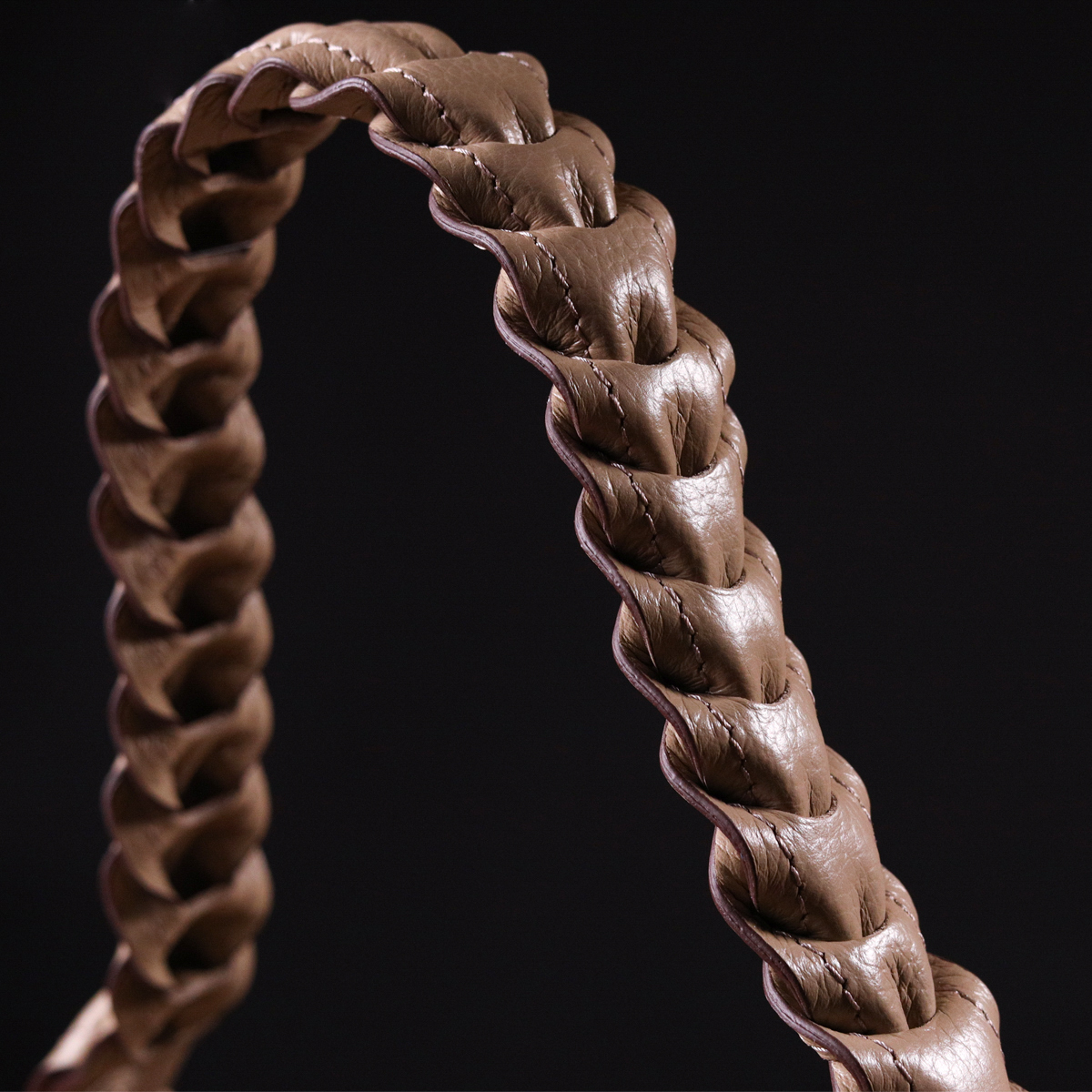 Стильная сумка багет KARYA кожаная Бежевый