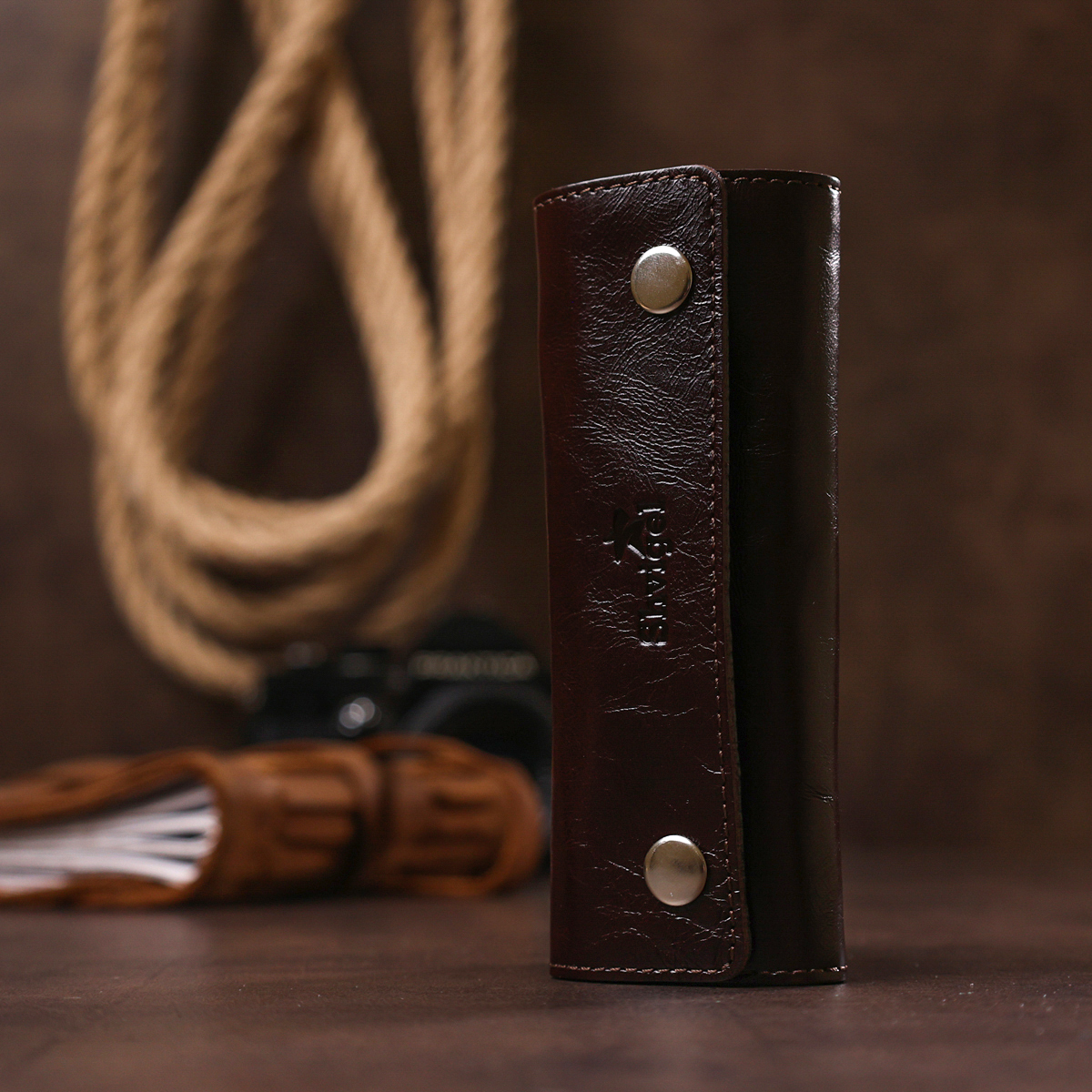 Зручна шкіряна ключниця Shvigel Коричневий