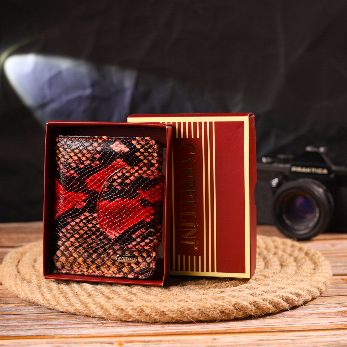 Невеликий жіночий гаманець з натуральної шкіри з тисненням під змію CANPELLINI Різнокольоровий