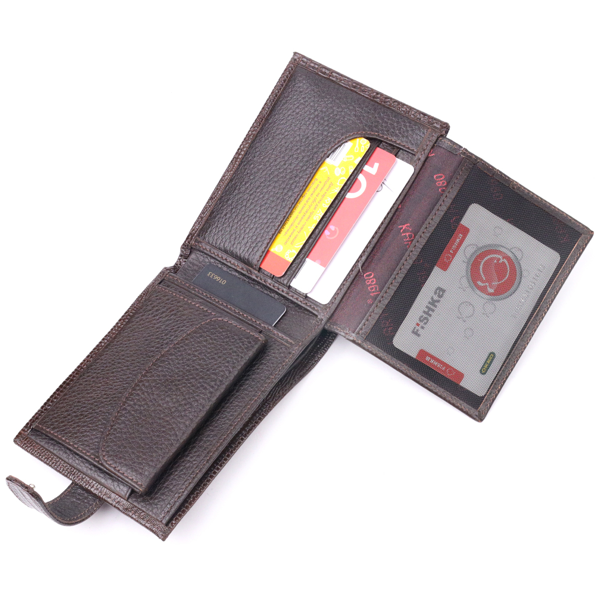 Лакированное мужское портмоне с хлястиком из натуральной фактурной кожи KARYA Коричневый