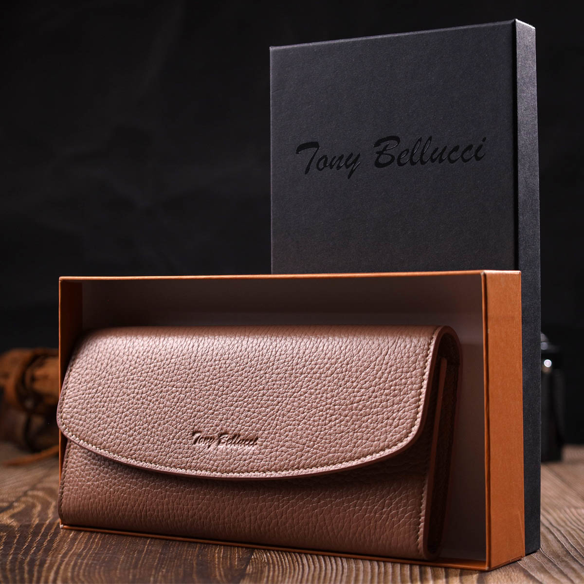 Відмінний жіночий гаманець з монетницею на блискавці з натуральної шкіри Tony Bellucci Пудровий