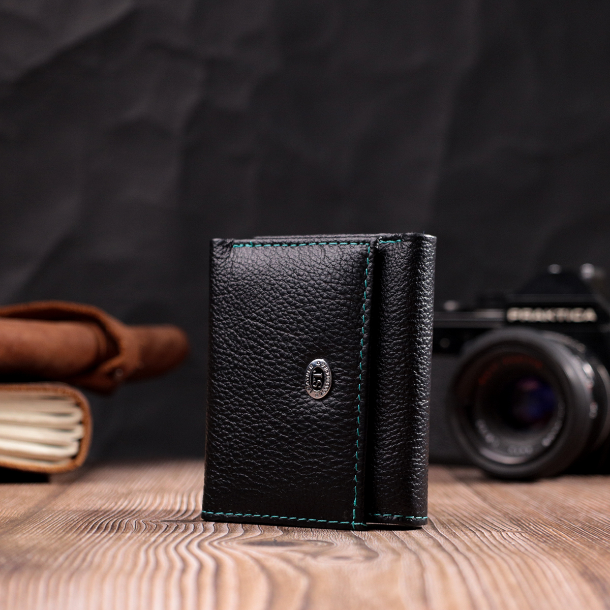 Жіночий невеликий гаманець з натуральної шкіри ST Leather Чорний