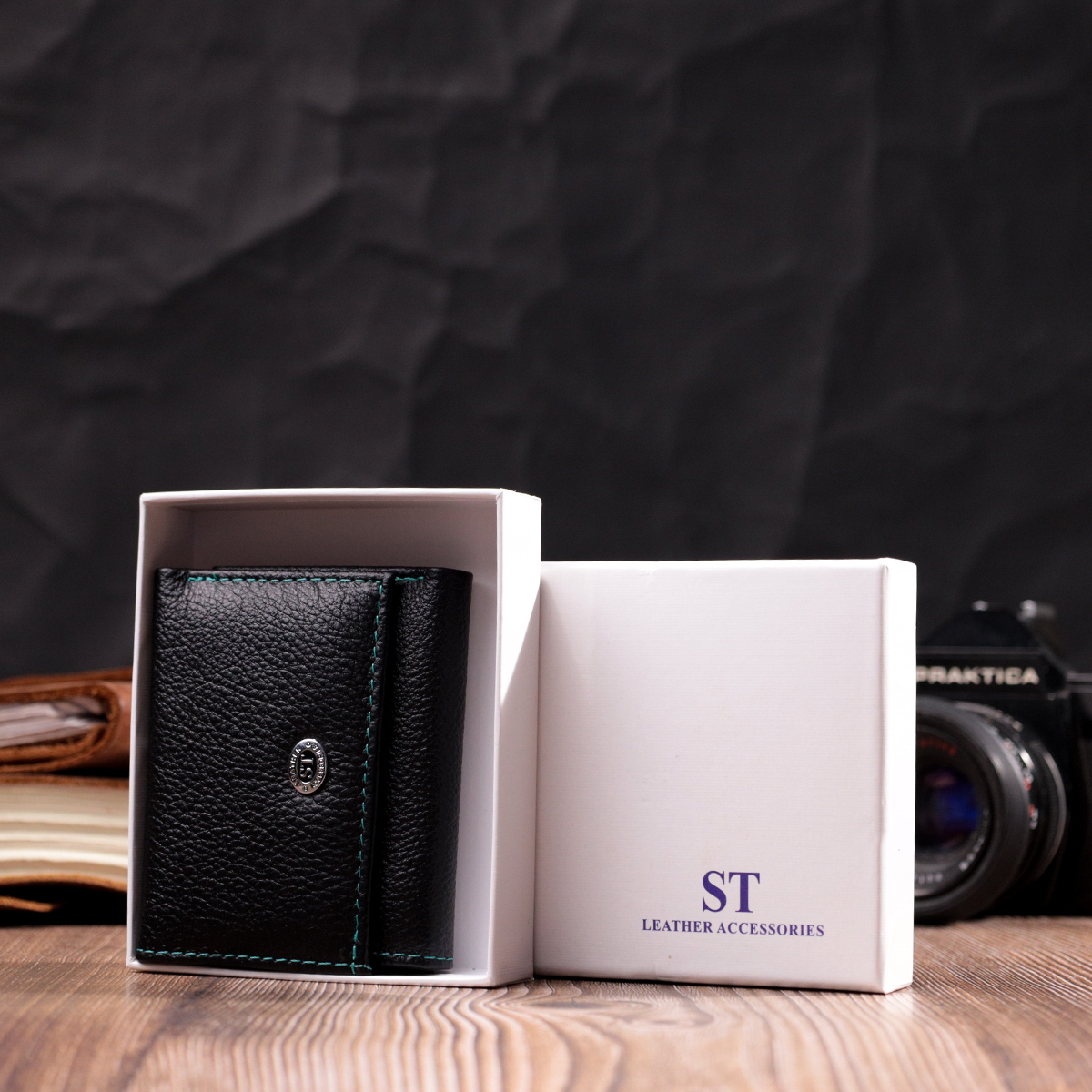 Жіночий невеликий гаманець з натуральної шкіри ST Leather Чорний