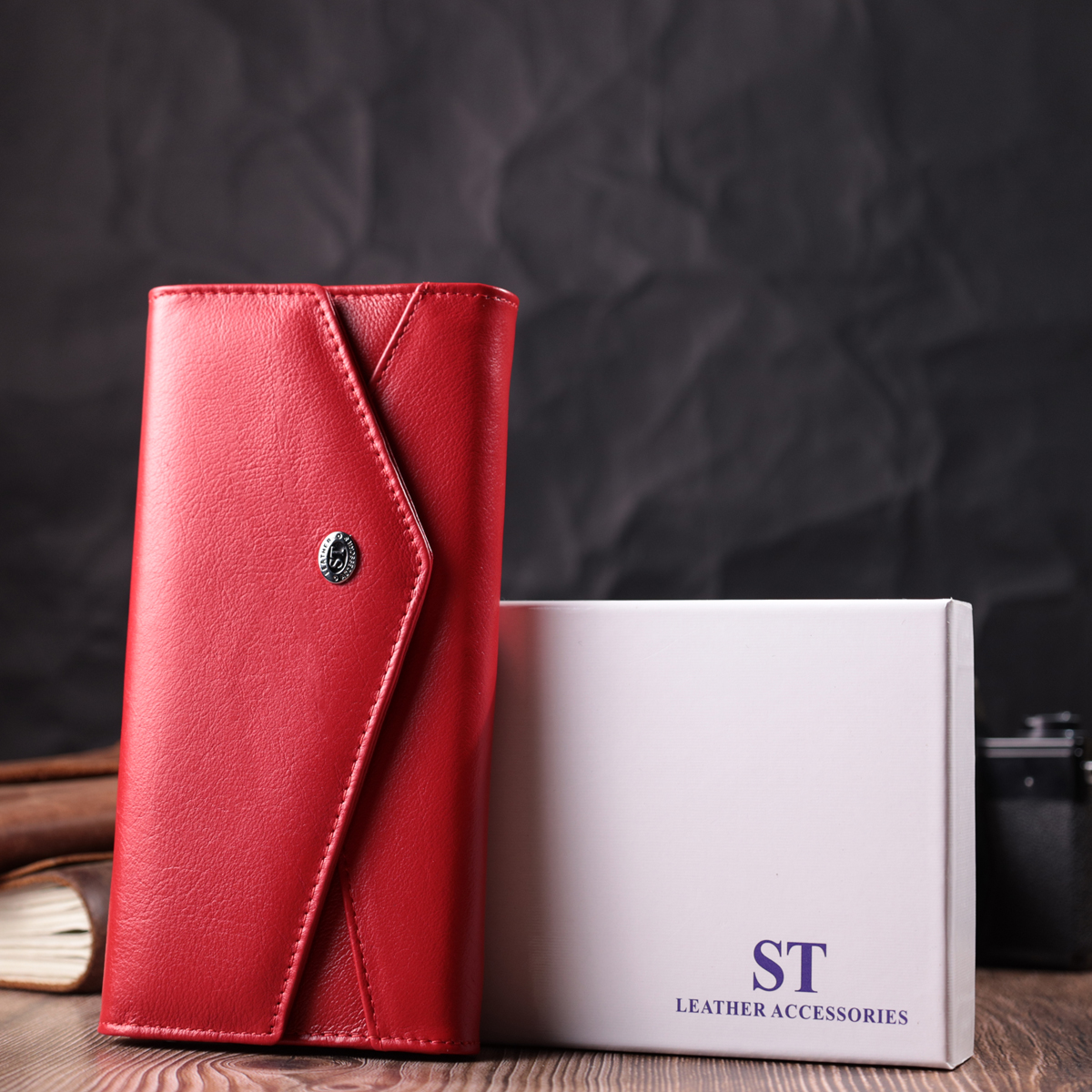 Жіночий гаманець з геометричним клапаном з натуральної шкіри ST Leather Червоний