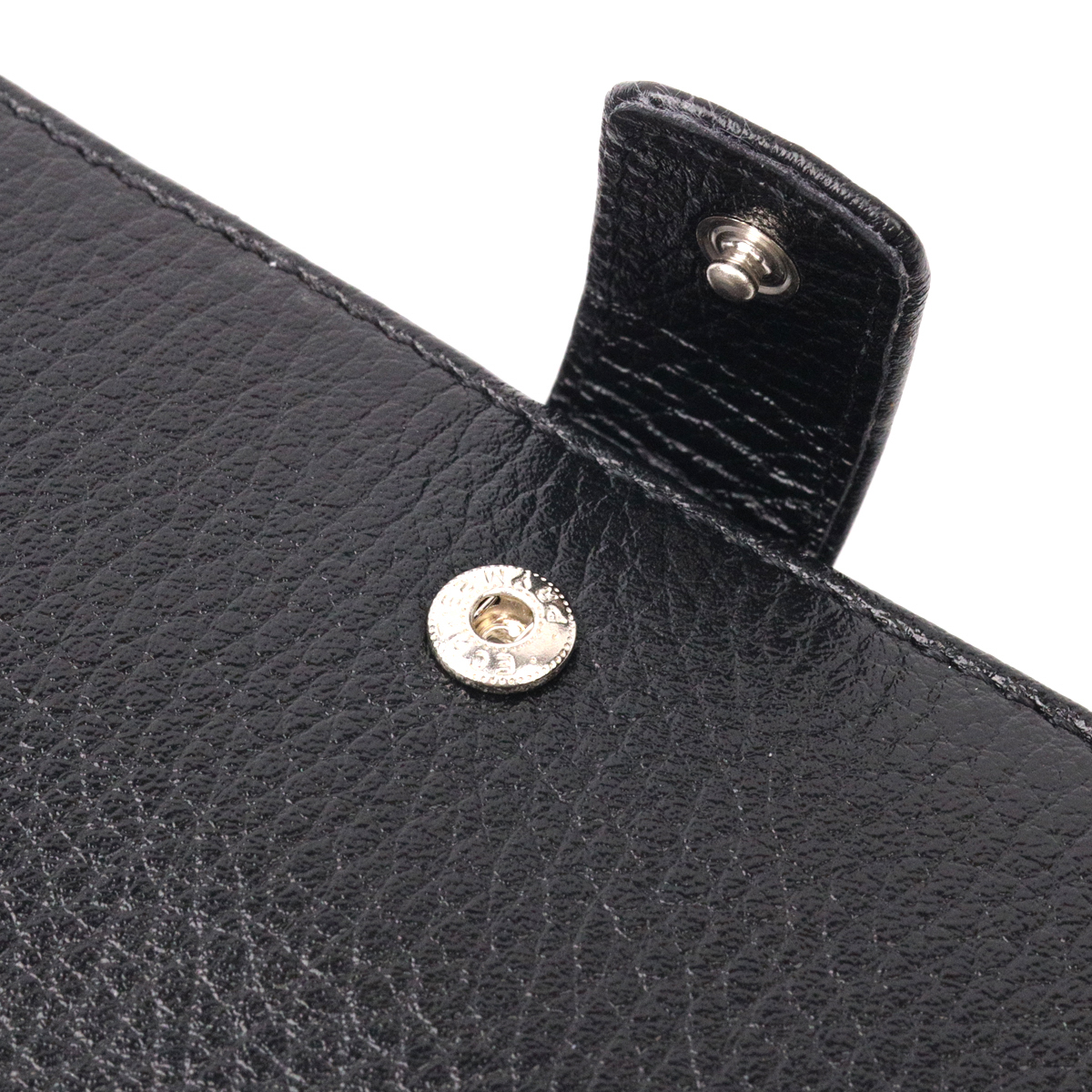 Вертикальний чоловічий портмоне з хлястиком з натуральної шкіри KARYA Чорний