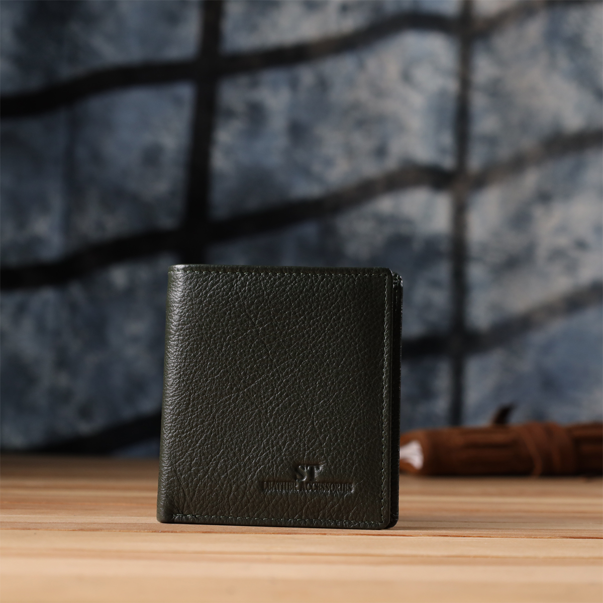 Жіночий гаманець на магніті з натуральної шкіри ST Leather Зелений