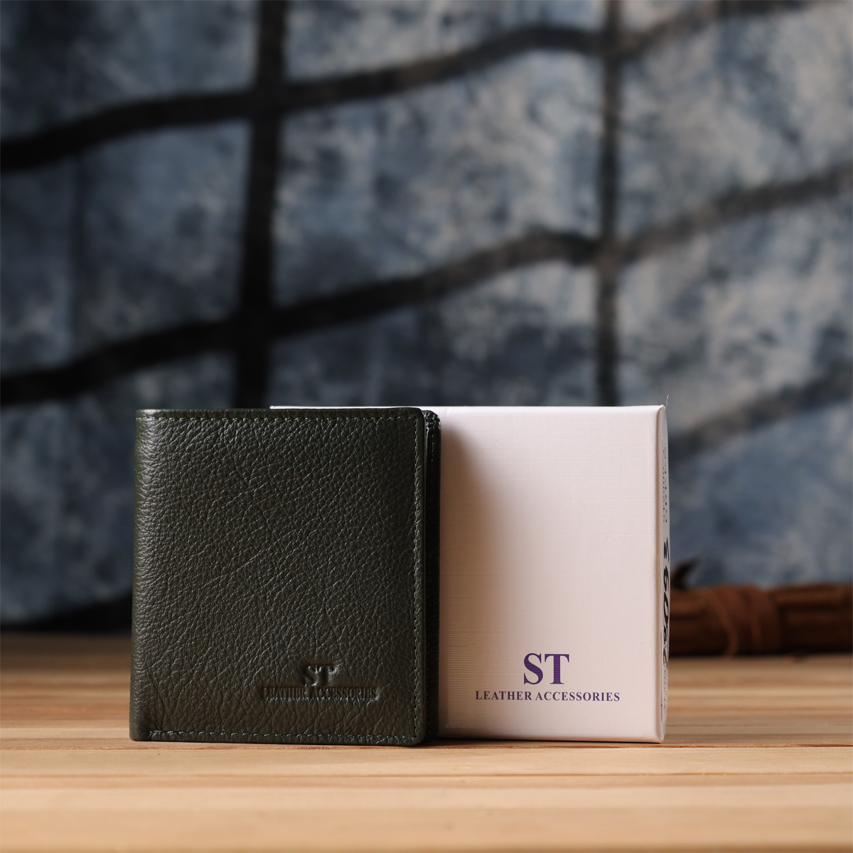 Жіночий гаманець на магніті з натуральної шкіри ST Leather Зелений