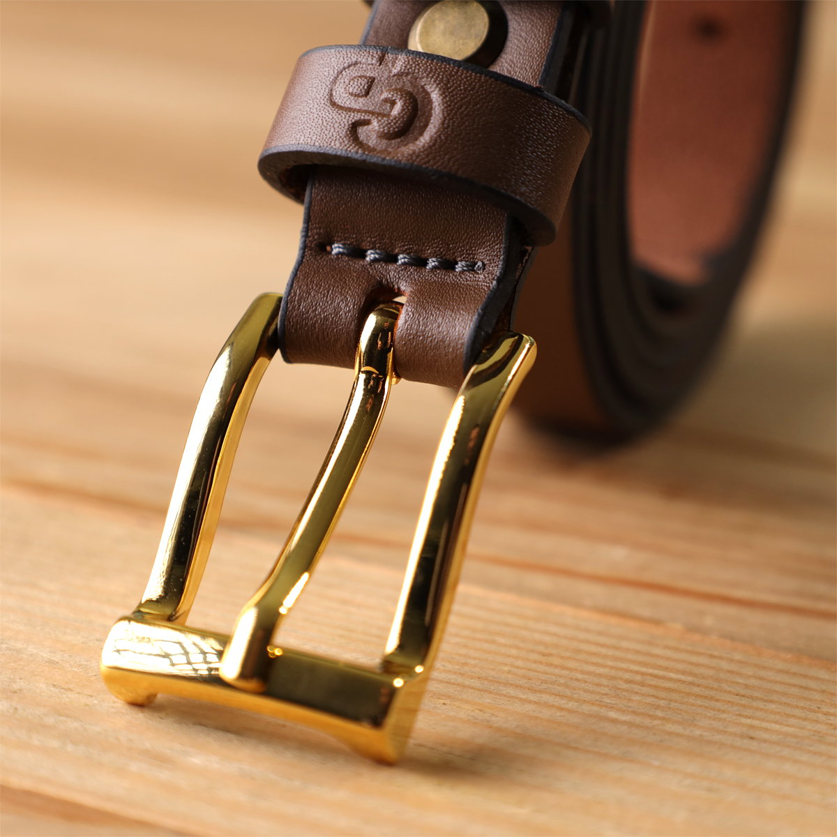 Модний вузький шкіряний ремінь для жінок GRANDE PELLE Світло-коричневий