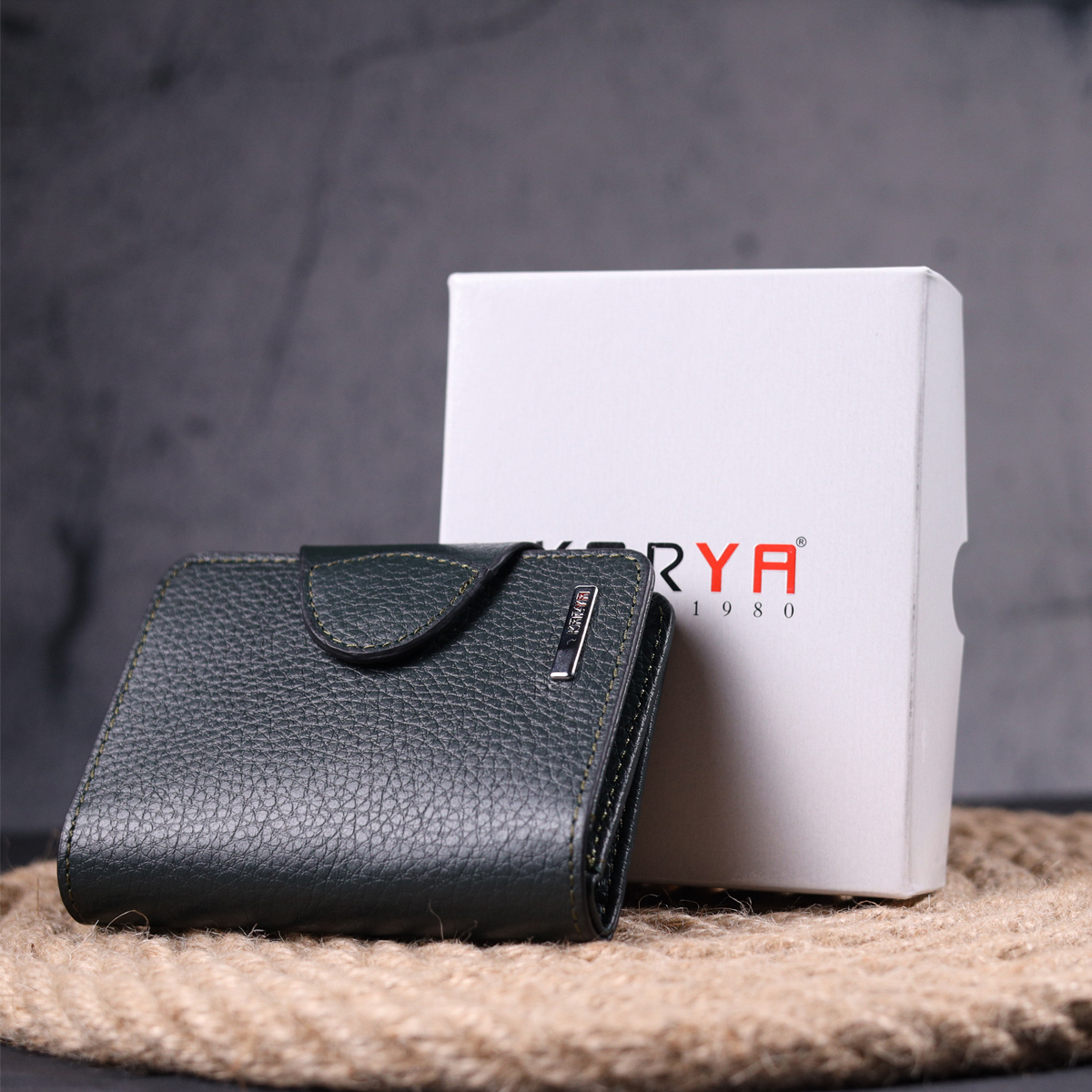 Интересный женский кошелек из натуральной кожи KARYA Зеленый