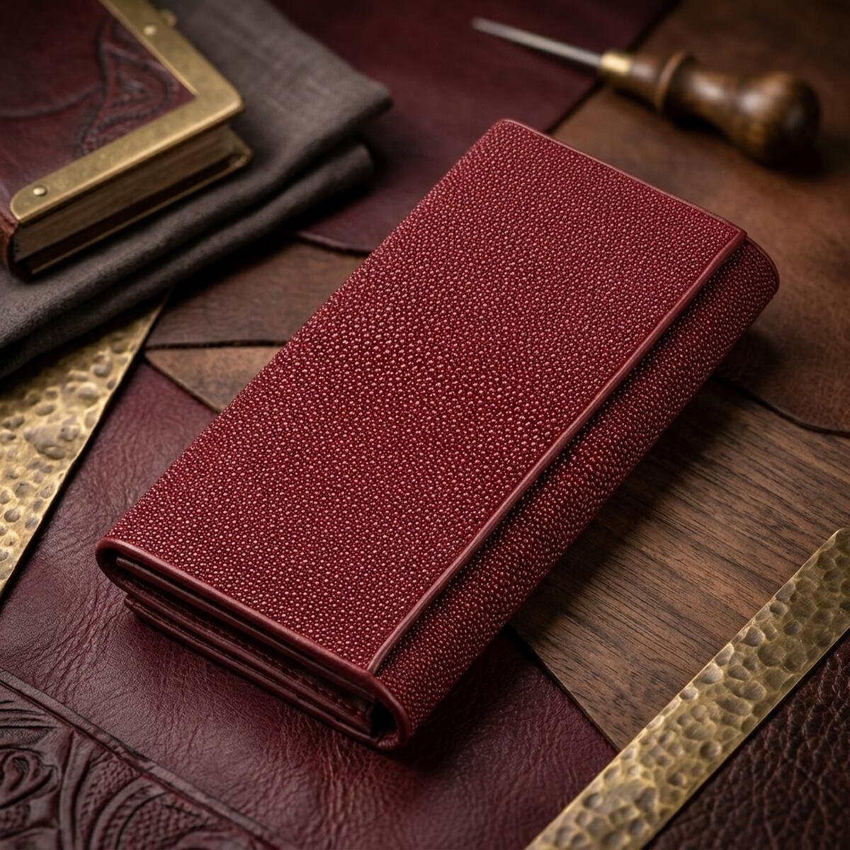 Гаманець жіночий STINGRAY LEATHER з натуральної шкіри морського ската Бордовий