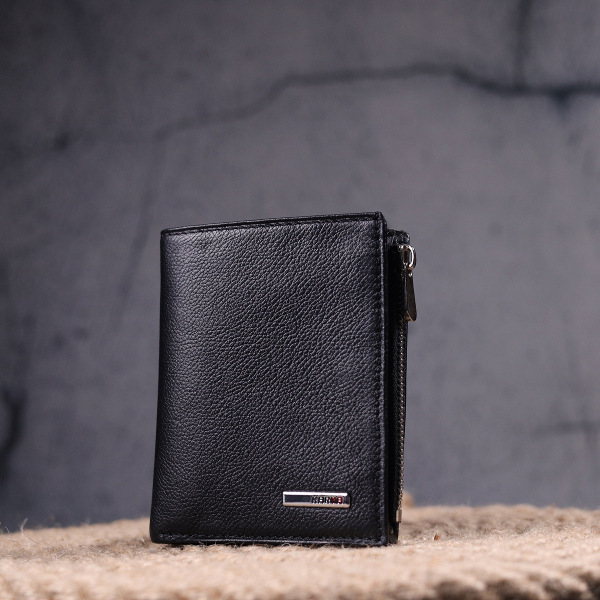 Вместительный вертикальный небольшой кожаный кошелек KARYA Черный