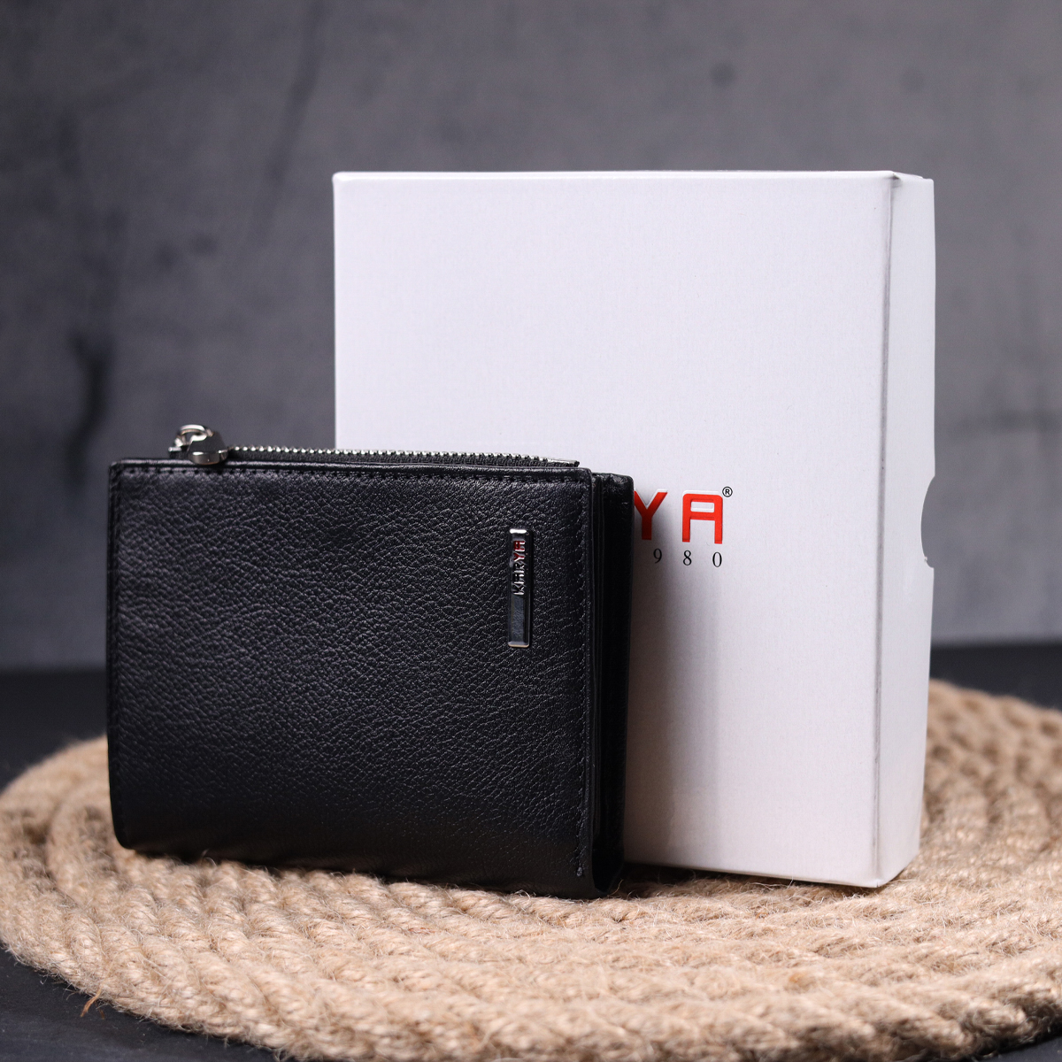 Вместительный вертикальный небольшой кожаный кошелек KARYA Черный