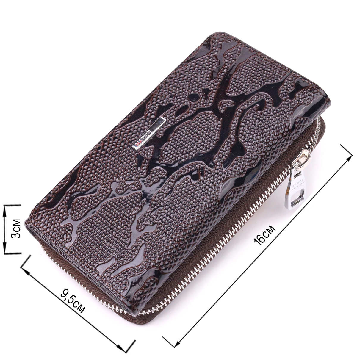 Вместительное женское портмоне из лакированной фактурной кожи KARYA Коричневый