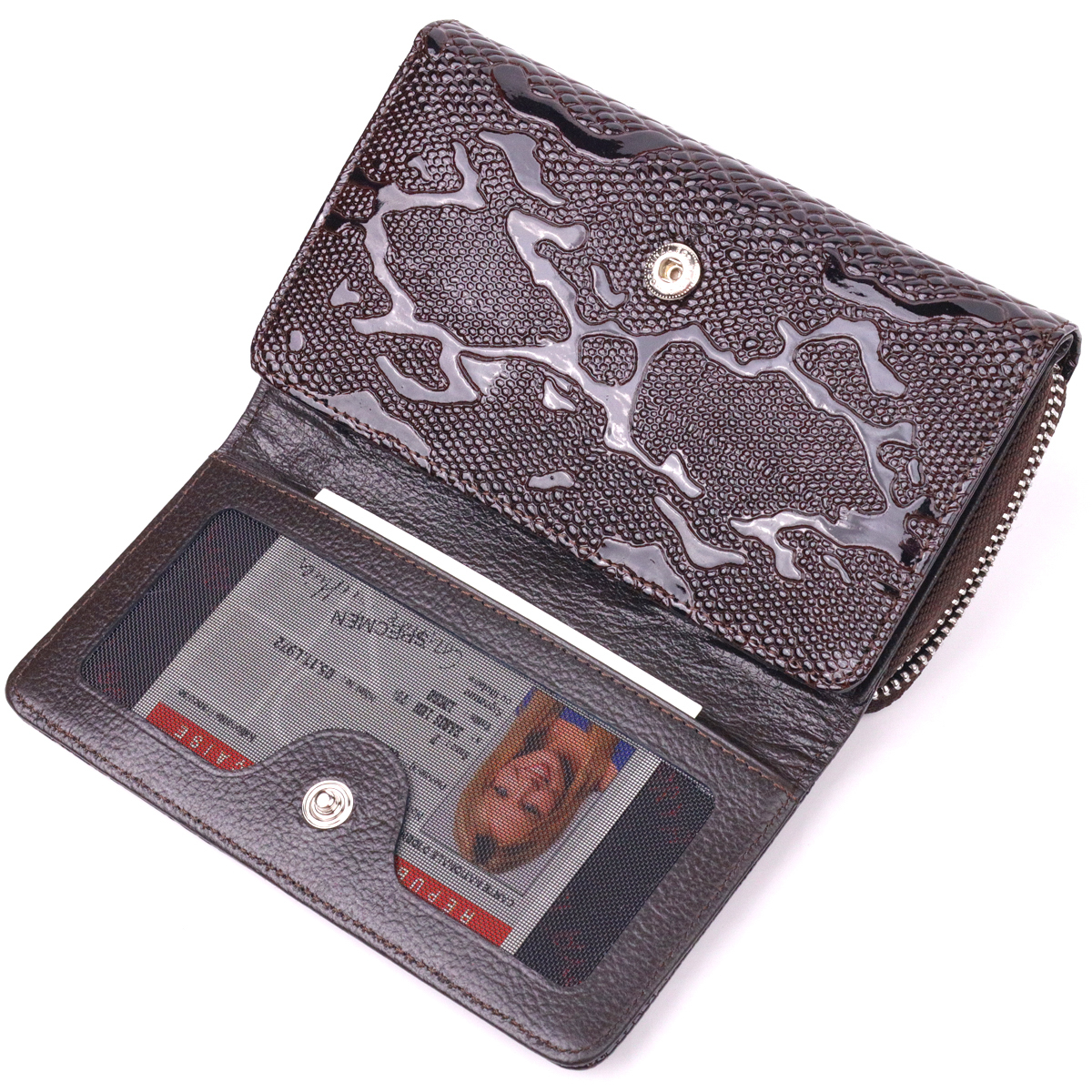 Вместительное женское портмоне из лакированной фактурной кожи KARYA Коричневый