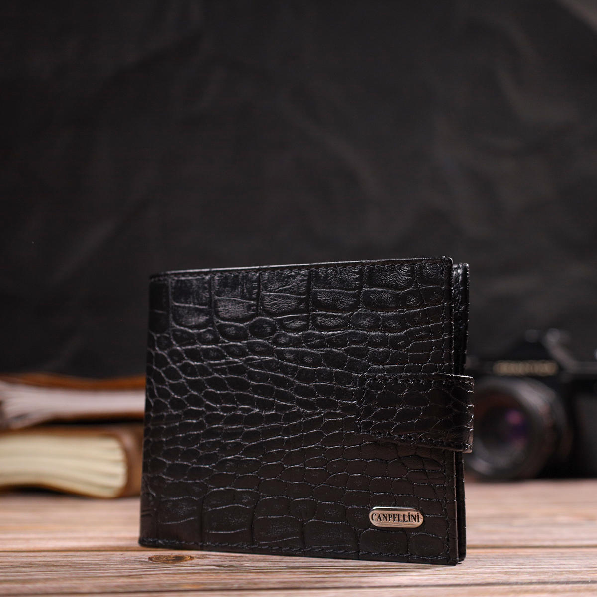 Зручний чоловічий гаманець із натуральної фактурної шкіри з тисненням під крокодила CANPELLINI Чорний
