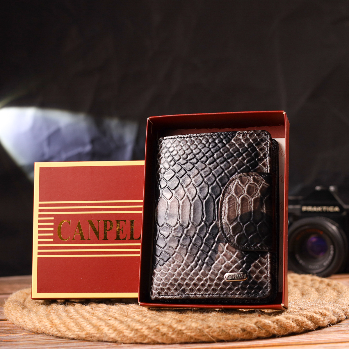 Вместительный вертикальный женский кошелек из натуральной кожи с тиснением под змею CANPELLINI Разноцветный