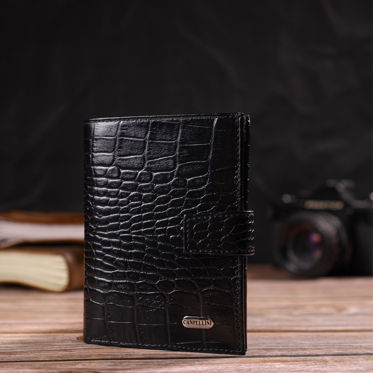 Стильний вертикальний чоловічий гаманець середнього розміру з натуральної шкіри з тисненням під крокодила CANPELLINI Чорний