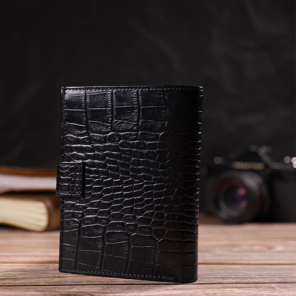 Стильний вертикальний чоловічий гаманець середнього розміру з натуральної шкіри з тисненням під крокодила CANPELLINI Чорний