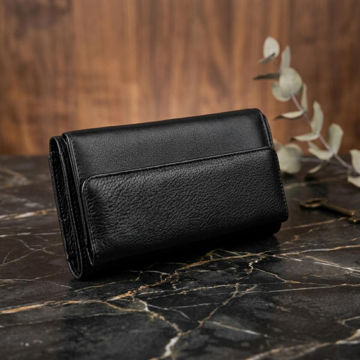 Добротний жіночий гаманець ST Leather Чорний