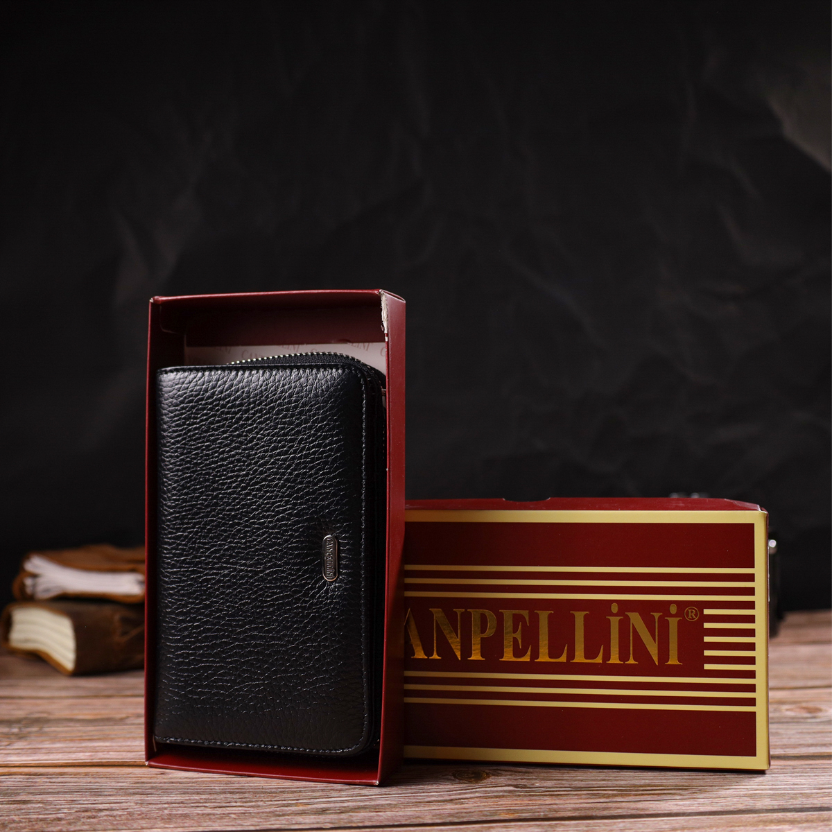 Класичне жіноче портмоне середнього розміру з натуральної шкіри CANPELLINI Чорне