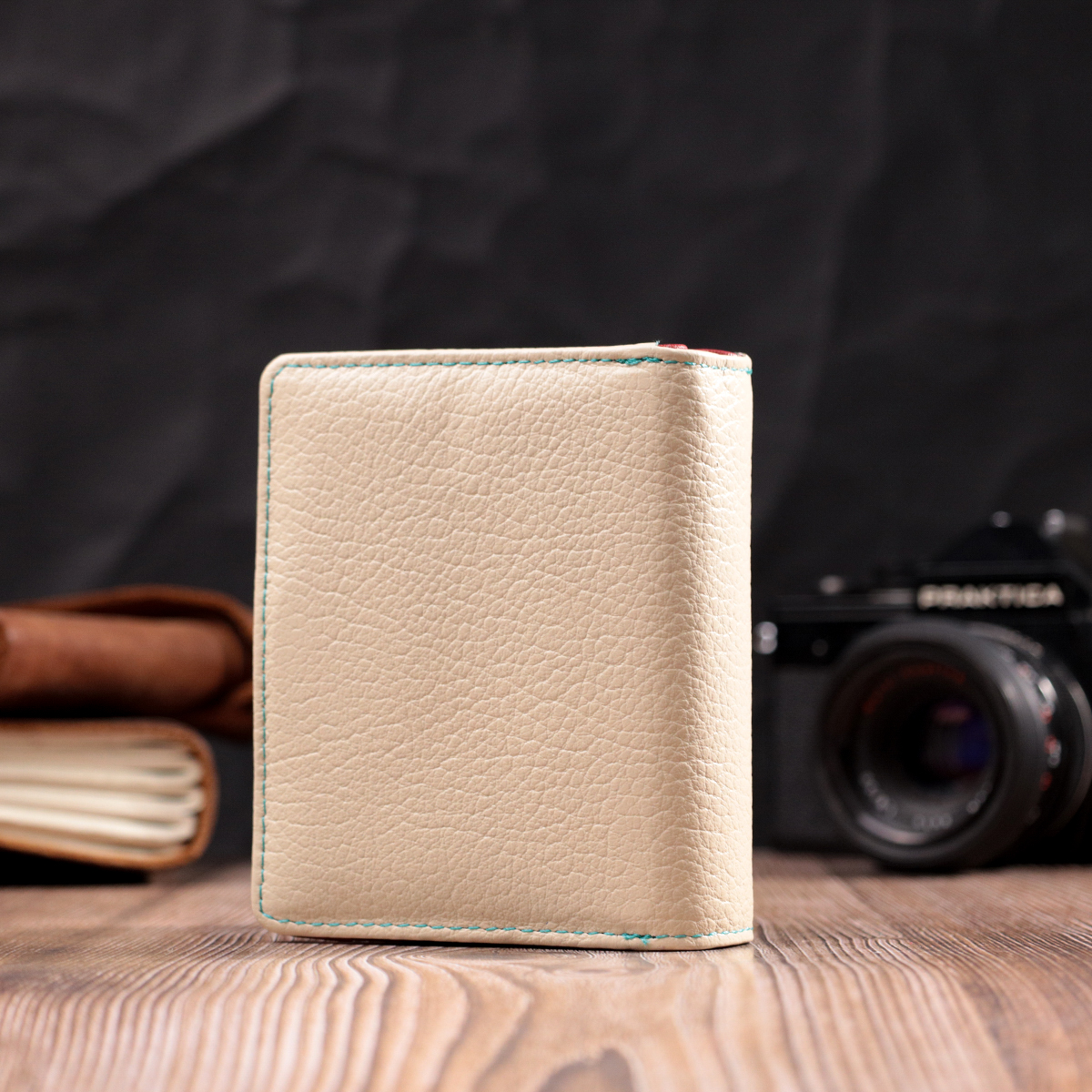 Жіночий гаманець із натуральної шкіри вертикального формату ST Leather Білий