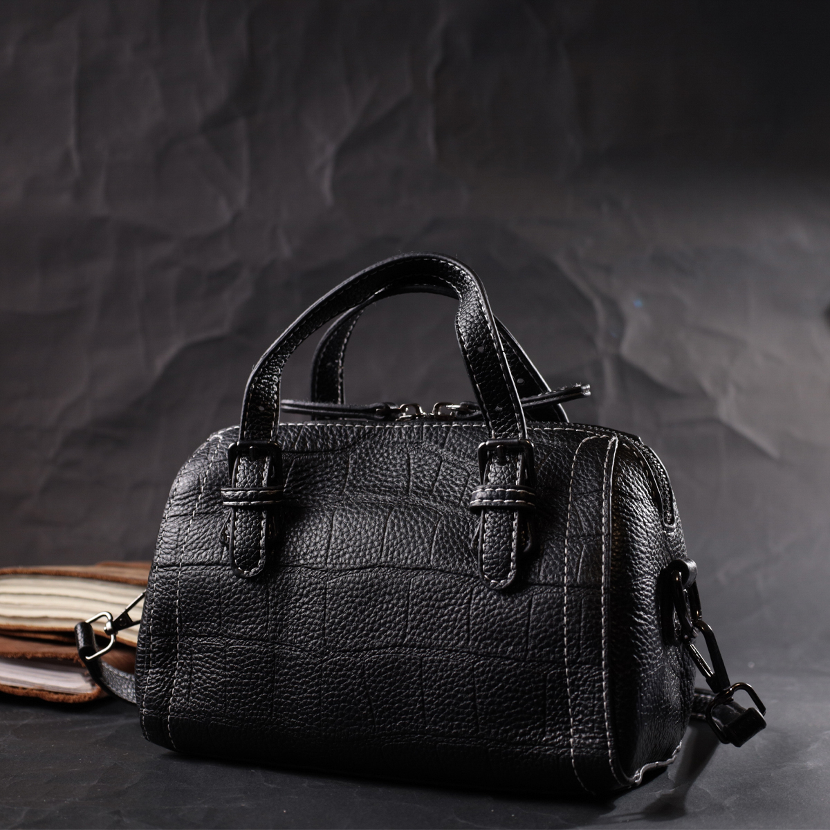 Миниатюрная женская сумка с двумя ручками из натуральной кожи Vintage Черная