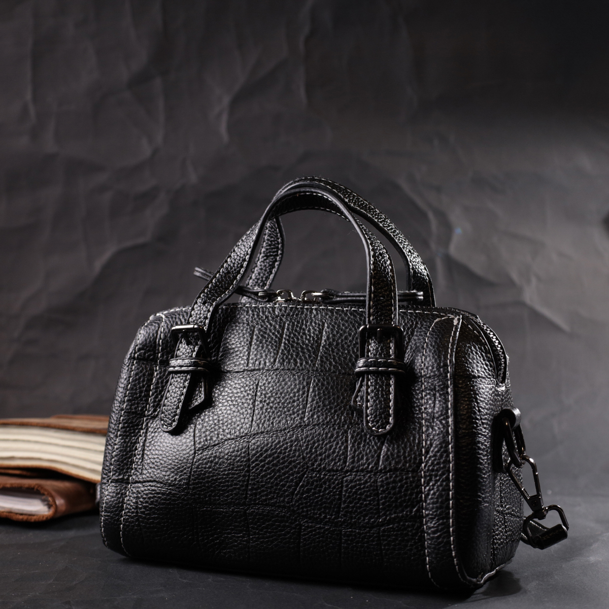 Миниатюрная женская сумка с двумя ручками из натуральной кожи Vintage Черная