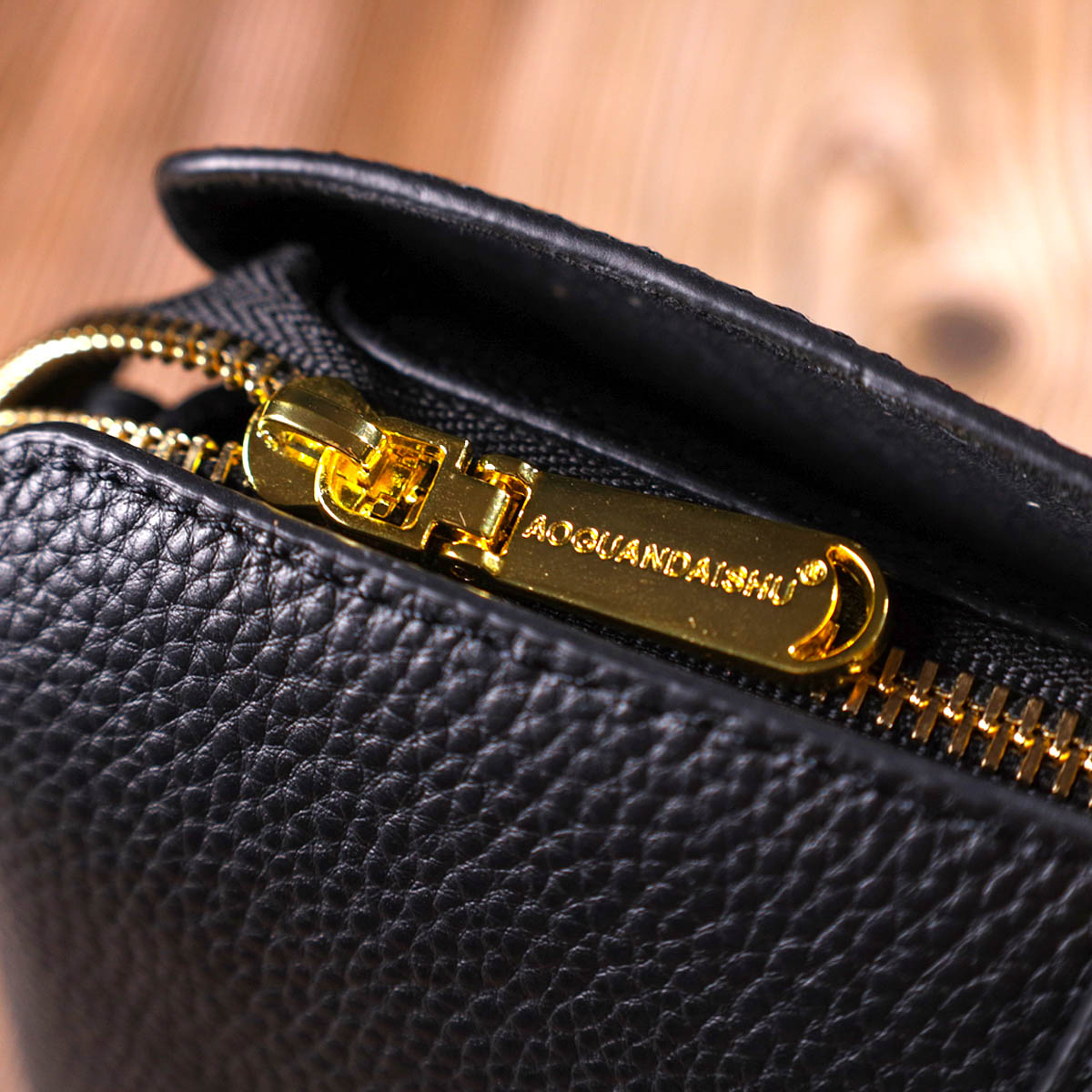 Жіноча красива сумка на три відділення з натуральної шкіри Vintage Чорна