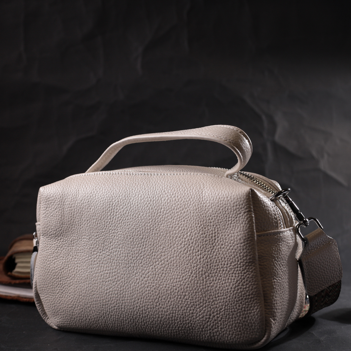 Жіноча прямокутна сумка на два відділення з натуральної шкіри Vintage Біла