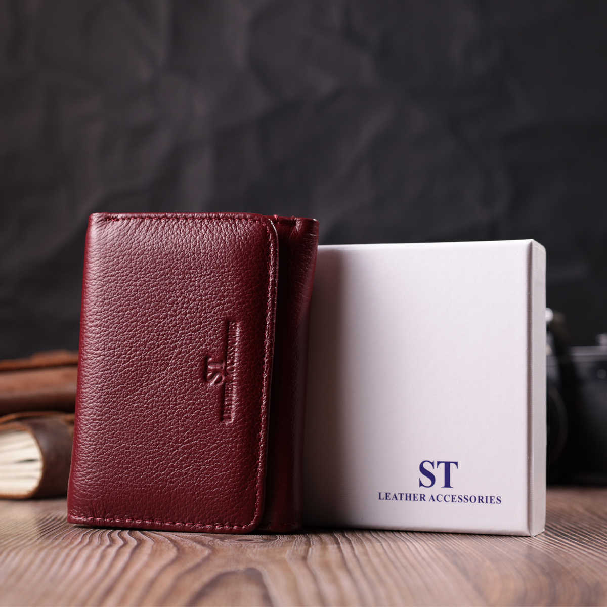 Шкіряний цікавий гаманець для жінок ST Leather Бордовий