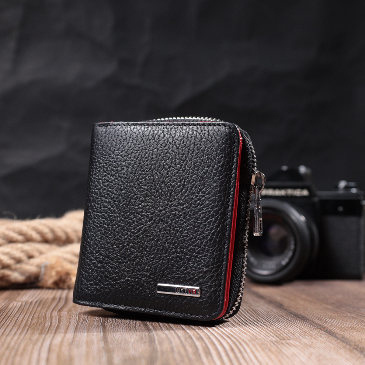 Невеликий жіночий гаманець із монетницею з натуральної шкіри KARYA Чорний