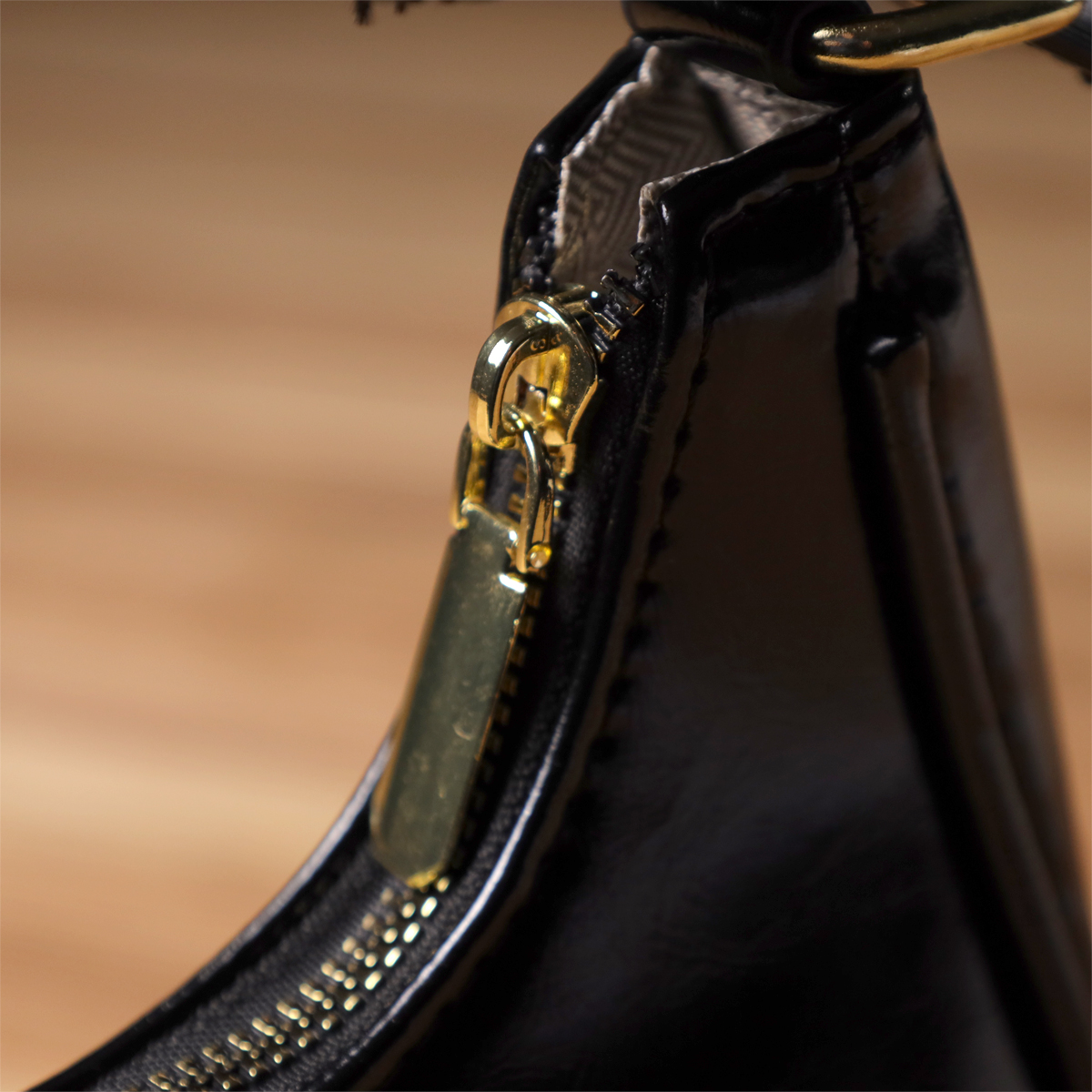 Лакированная женская сумка на плечо из экокожи Vintage sale_ Черный