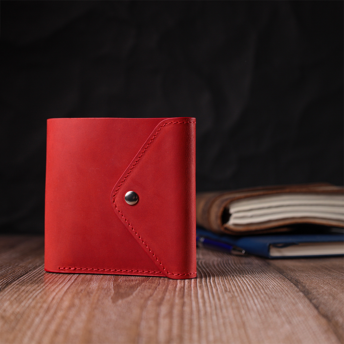 Кошелек для женщин из матовой натуральной кожи GRANDE PELLE Красный